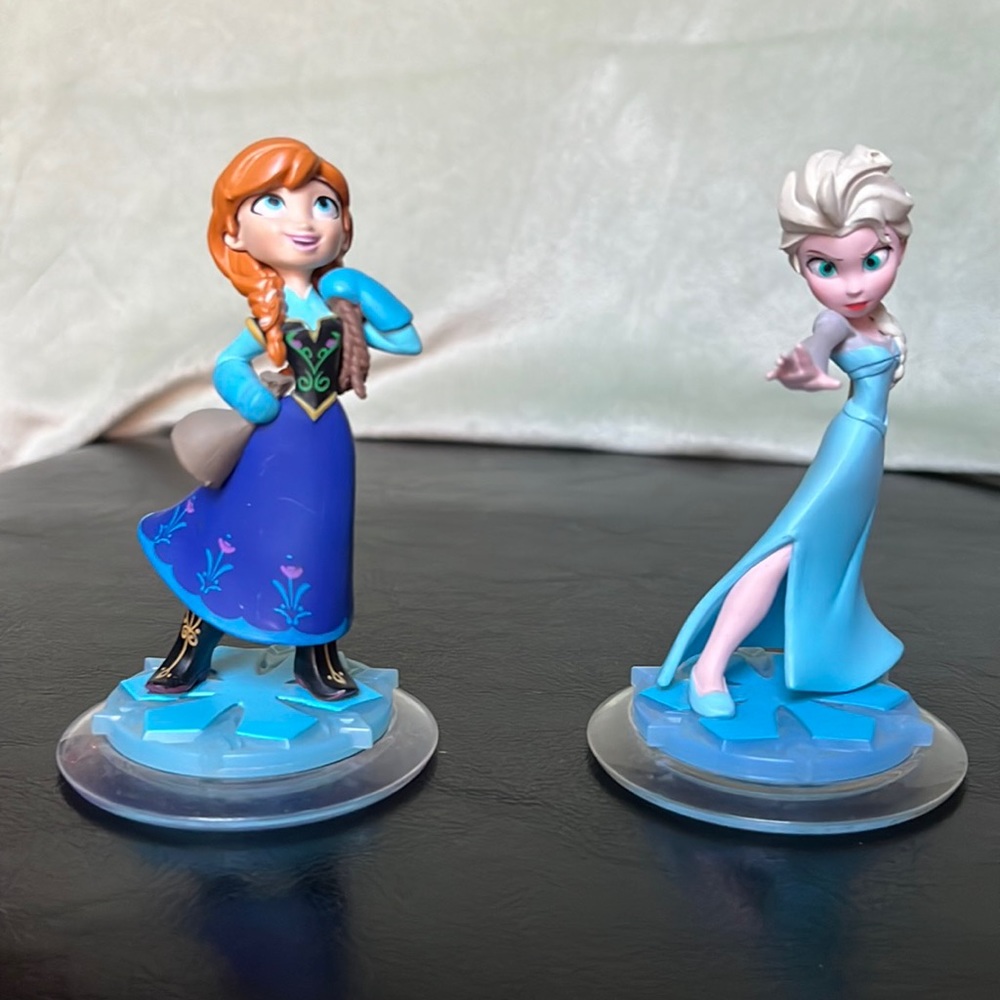disney infinity 2.0 anna and elsa figures